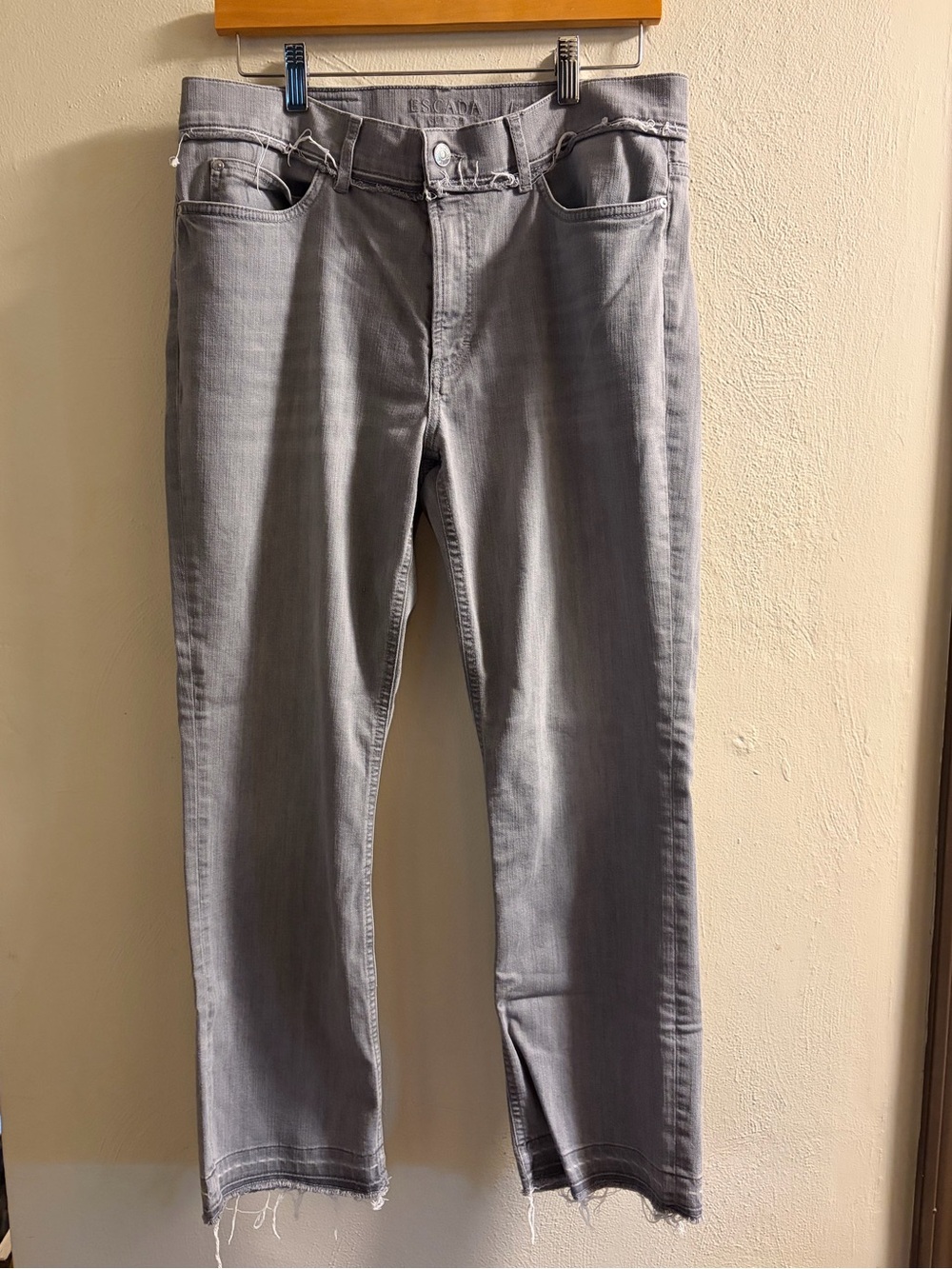 Escada Dark Vapour Distressed Straight-Leg Jeans